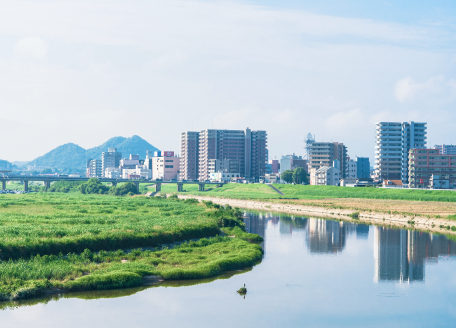 自然と利便性が調和する飯塚市